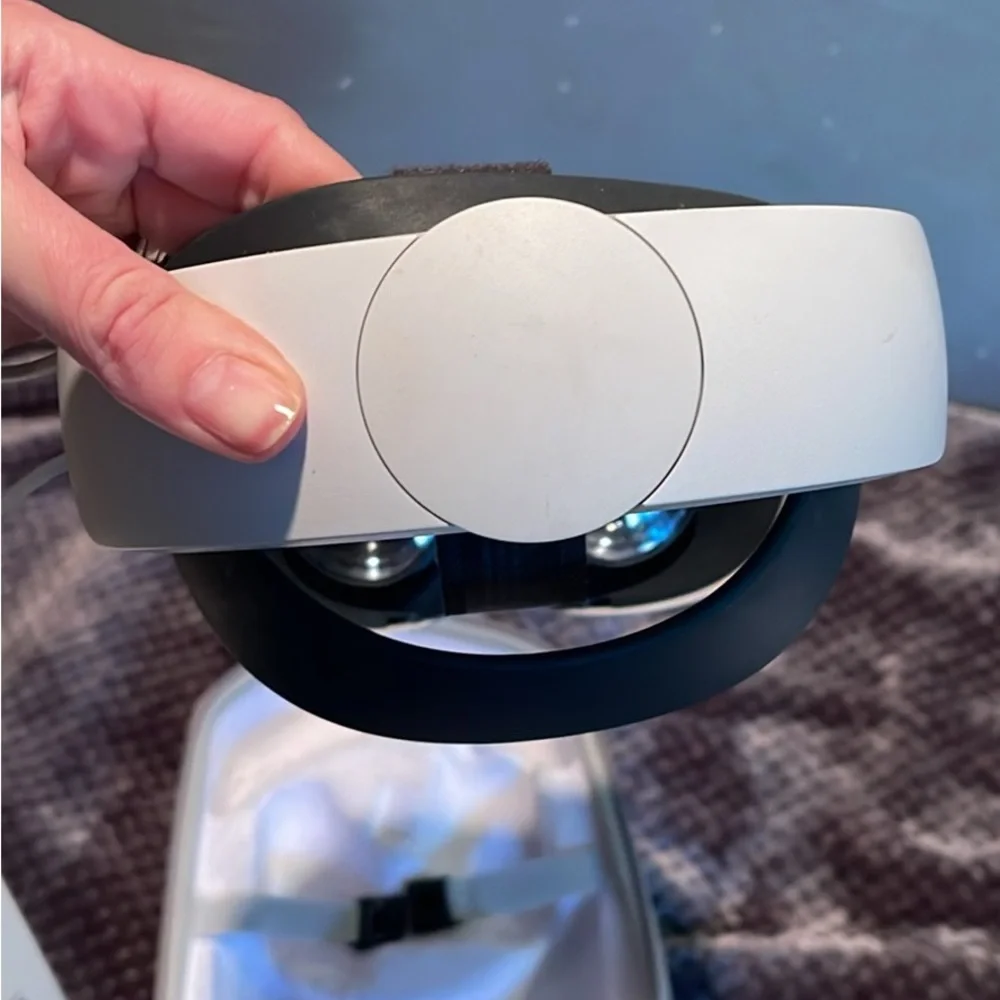 Oculus VR Headset ONLY- White and Black